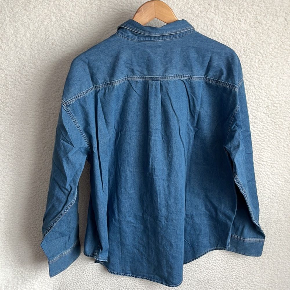 J Crew Relaxed Chambray Denim Button Down Shirt Womens Large Shadow Pocket - Picture 8 of 9